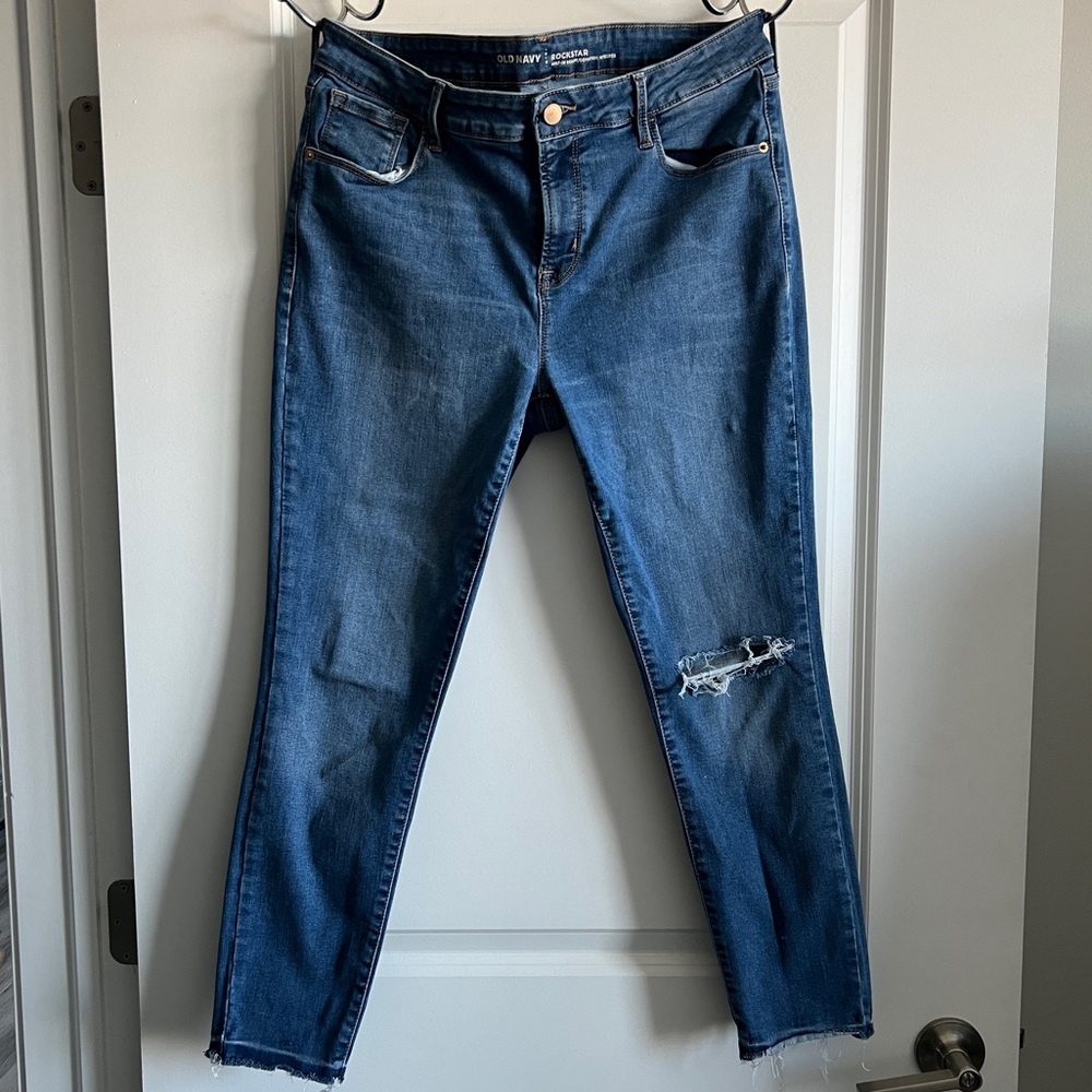 Old Navy RockStar Built-In Sculpt Skinny Jeans